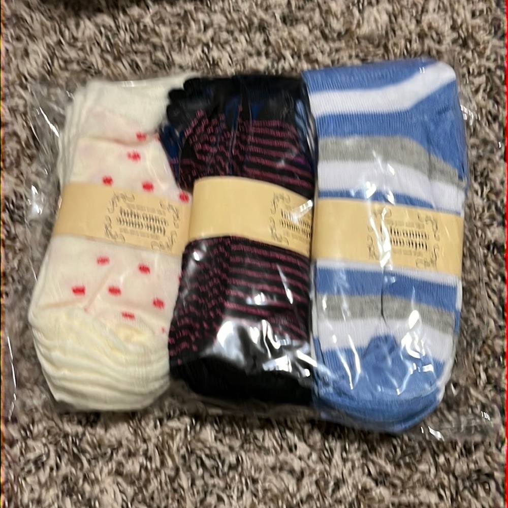 15 pair of no show socks